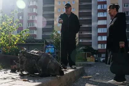 Pri útoku dronov na Kyjev zomrel človek, dvaja ľudia sa zranili