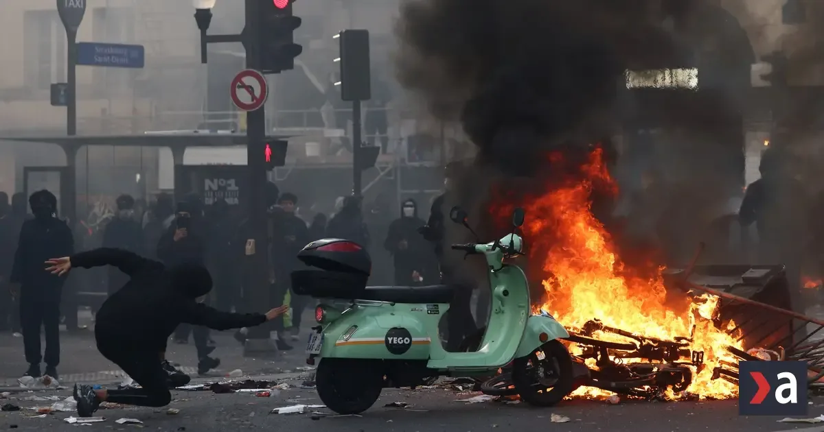 Protesty vo Francúzsku: polícia zadržala minimálne 166 osôb