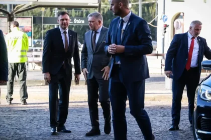 Robert Fico prišiel s Tomášom Tarabom na ministerstvo životného prostredia