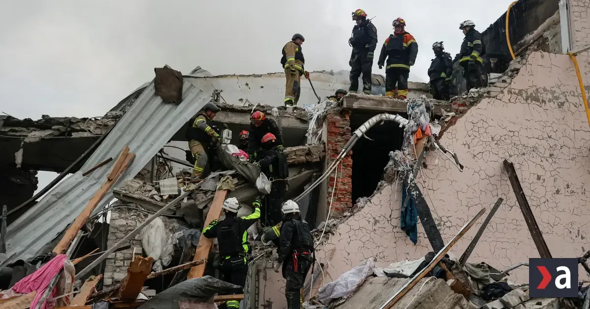 Ruské riadené bomby zabili pri leteckom útoku na Charkov päť ľudí a desiatky zranili