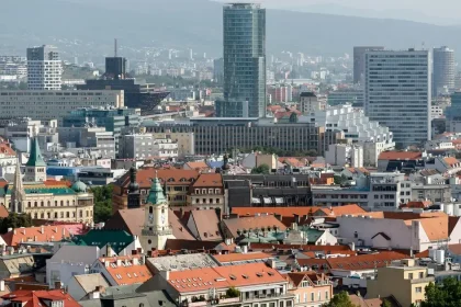 Rušný utorok v politike: Vláda rieši dobudovanie jadra, SaS a KDH útočia na štátny dlh
