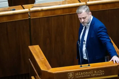 SaS kritizuje nákup sanitiek pre hasičov, vidí zákazku pre konkrétne firmy