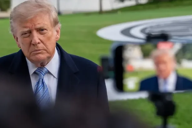 Skalní prívrženci sa od Trumpa odvracajú. Hrozí mu drsný debakel?