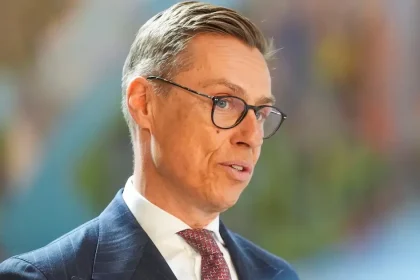 Stubb a Störe hovorili s Putinom 90 minút. Na Ukrajinu majú odlišné názory