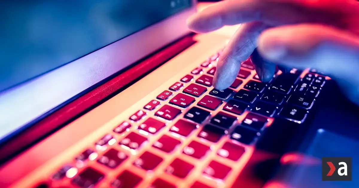 Umělá inteligence odhalila závažné problémy. Několik vládních webů čelí výpadkům