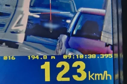 Vodič v obci prekročil rýchlosť o 53 km/h, prišiel o vodičák
