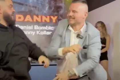 Známy dezinformátor sa predstaví v ringu. Odborník varuje pred legitimizáciou nenávisti